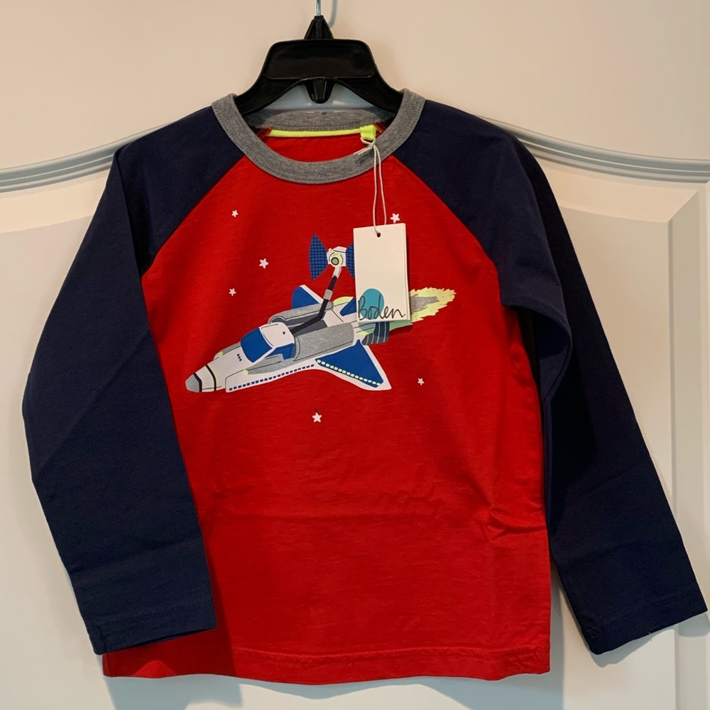 💙 NWT. Mini Boden long sleeve t-shirt.
